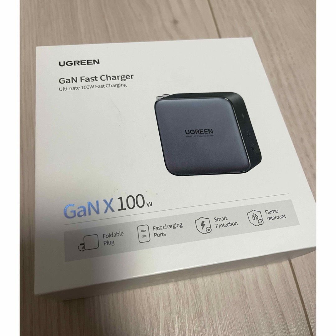 UGREEN(ユーグリーン)のURGREEN Nexode 急速充電 100w  保護シール付き スマホ/家電/カメラのスマートフォン/携帯電話(バッテリー/充電器)の商品写真