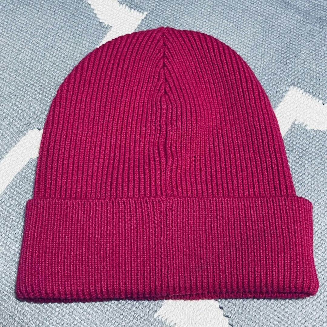 DIESEL(ディーゼル)のほぼ未使用　ディーゼル　ニット帽　ロゴ　ピンク レディースの帽子(ニット帽/ビーニー)の商品写真