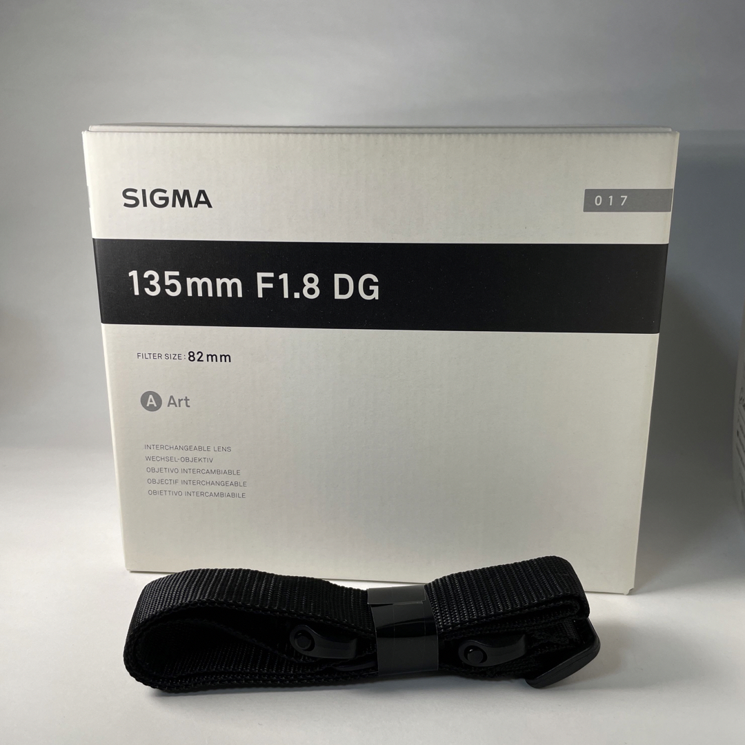 SIGMA(シグマ)のSIGMA 135mm F1.8 DG HSM | Art スマホ/家電/カメラのカメラ(レンズ(単焦点))の商品写真