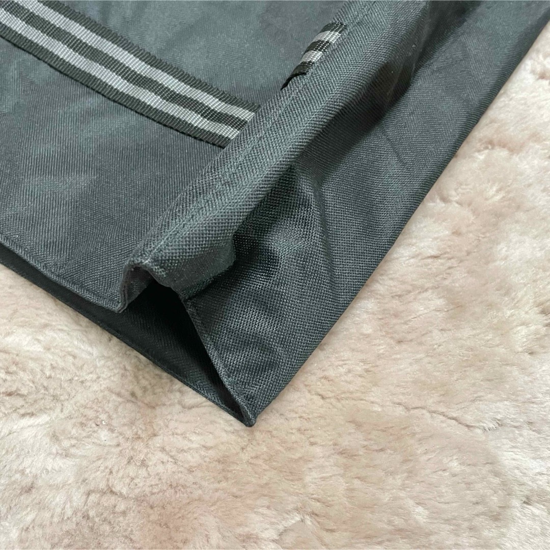 【新品タグ付き】トートバッグ　ブラック レディースのバッグ(トートバッグ)の商品写真