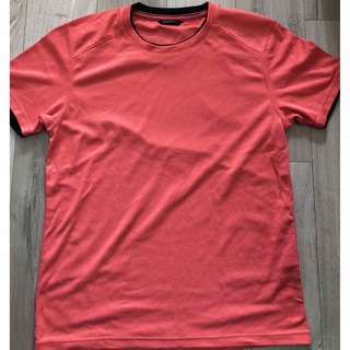 ユニクロ(UNIQLO)のスポーツ用半袖Tシャツサーモンピンク(Tシャツ(半袖/袖なし))