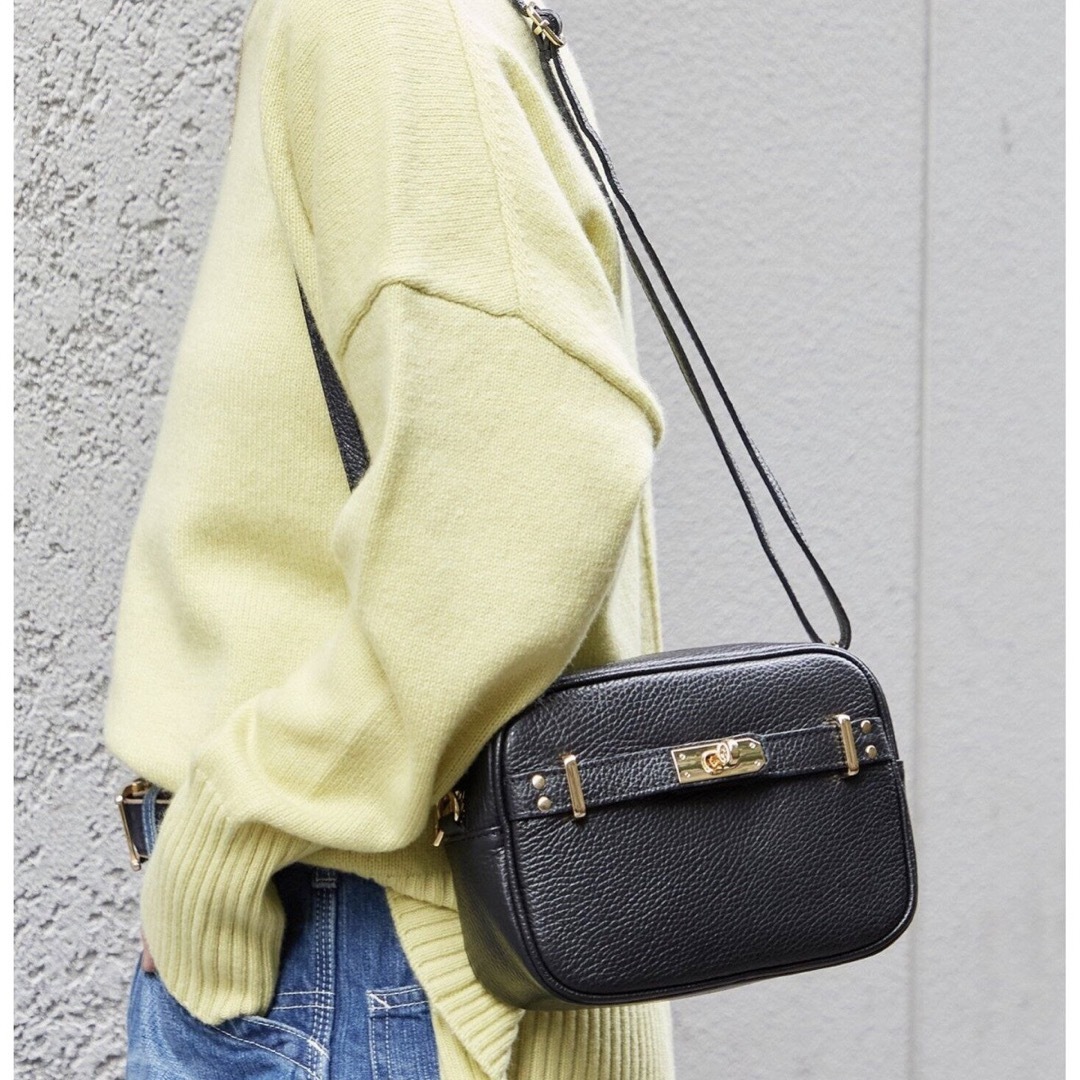 新品・タグ付きAULENTTI オウレンティ☆ショルダーバッグ レディースのバッグ(ショルダーバッグ)の商品写真