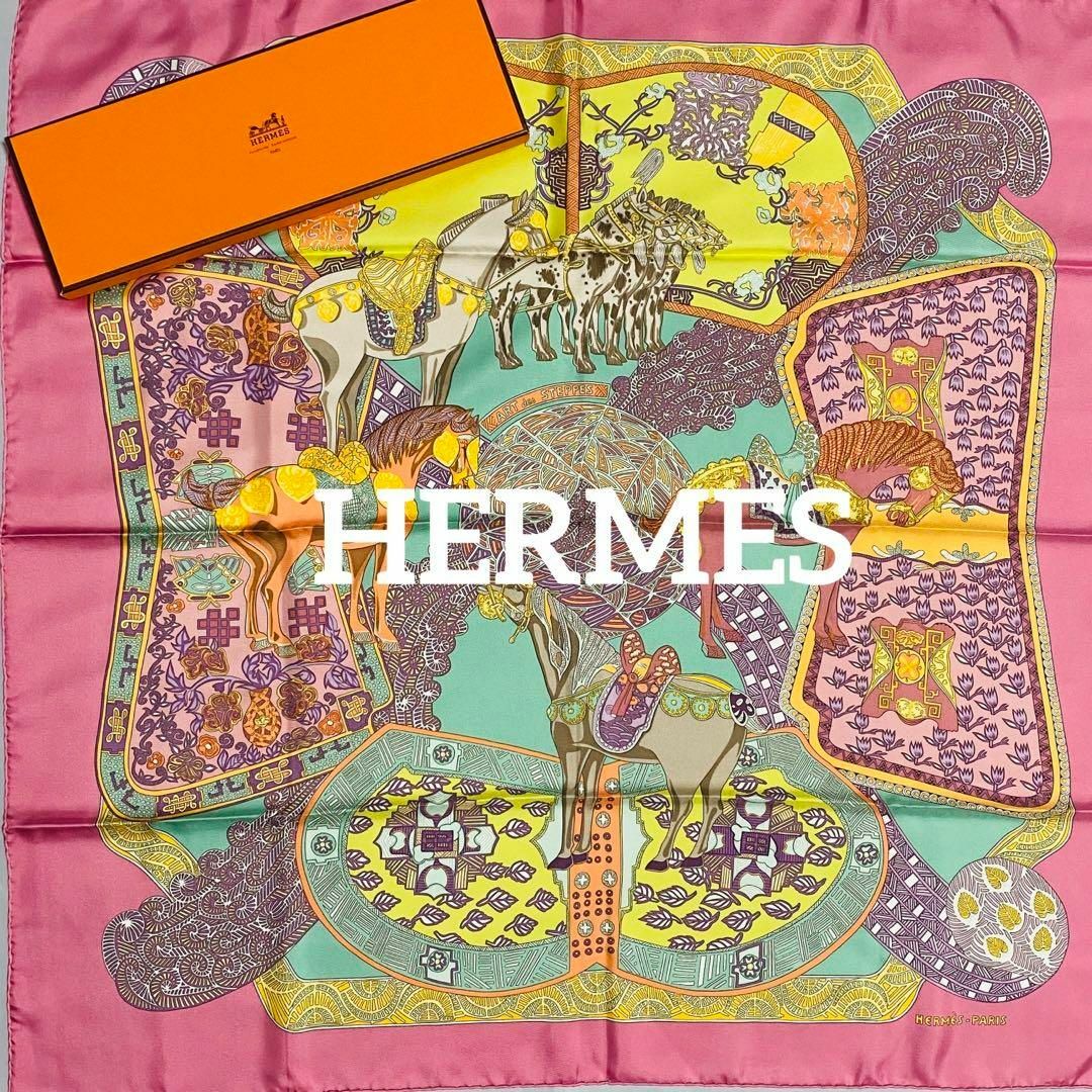 Hermes(エルメス)の極美品 ★HERMES★ スカーフ 大判 カレ ステップのアート ピンク 箱付き レディースのファッション小物(バンダナ/スカーフ)の商品写真