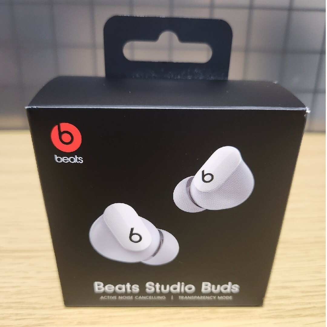Beats Studio Buds　MJ4Y3PA/A ホワイト スマホ/家電/カメラのオーディオ機器(ヘッドフォン/イヤフォン)の商品写真