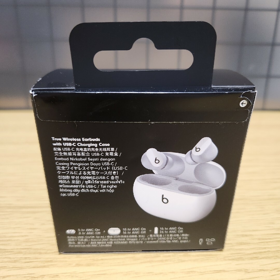 Beats Studio Buds　MJ4Y3PA/A ホワイト スマホ/家電/カメラのオーディオ機器(ヘッドフォン/イヤフォン)の商品写真