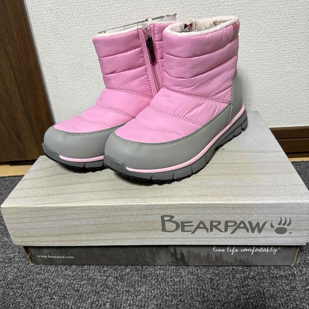 BEARPAW(ベアパウ)のBEARPAW ベアパウ キッズ スノーブーツ 23cm キッズ/ベビー/マタニティのキッズ靴/シューズ(15cm~)(ブーツ)の商品写真