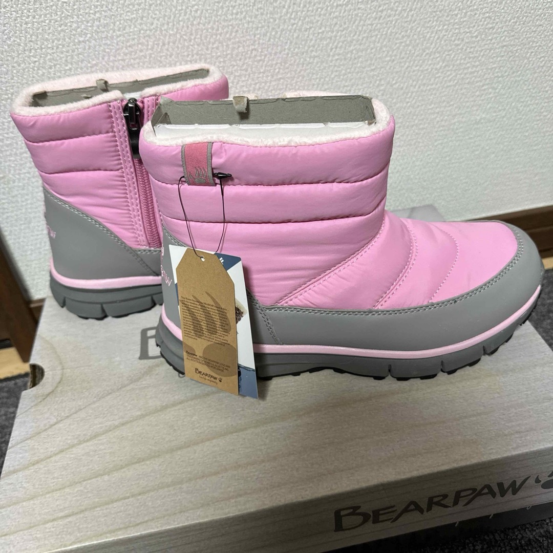 BEARPAW(ベアパウ)のBEARPAW ベアパウ キッズ スノーブーツ 23cm キッズ/ベビー/マタニティのキッズ靴/シューズ(15cm~)(ブーツ)の商品写真