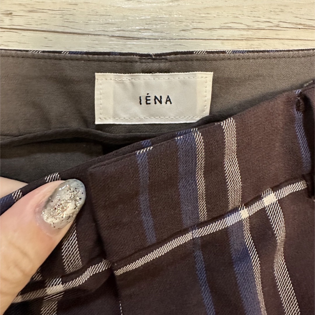 IENA(イエナ)の期間限定お値下げ❣️美品　IENA チェック スティックパンツ　34 ブラウン レディースのパンツ(クロップドパンツ)の商品写真