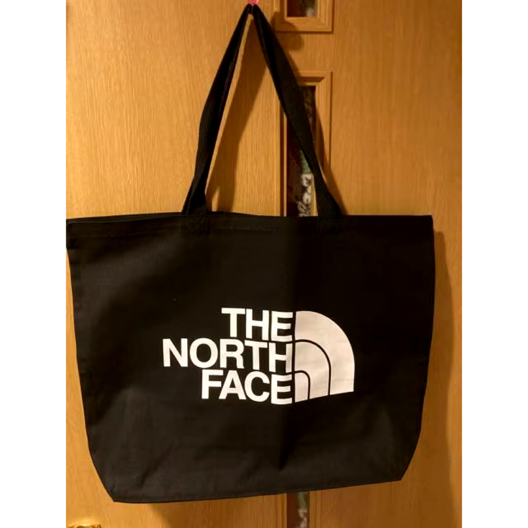 THE NORTH FACE(ザノースフェイス)のTHE NORTH FACE ハーフドーム ビッグプリント トート バッグ 黒 レディースのバッグ(トートバッグ)の商品写真