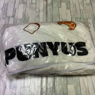 プニュズ(PUNYUS)のPUNYUS    ノベルティ   フード総柄ブランケット   パン(ノベルティグッズ)