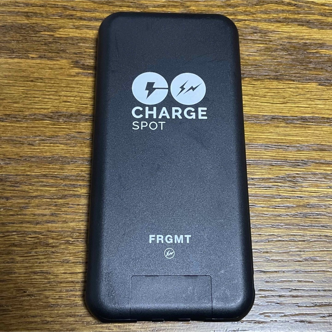 FRAGMENT(フラグメント)のfragment design ChargeSPOT 第二弾モバイルバッテリー スマホ/家電/カメラのスマートフォン/携帯電話(バッテリー/充電器)の商品写真