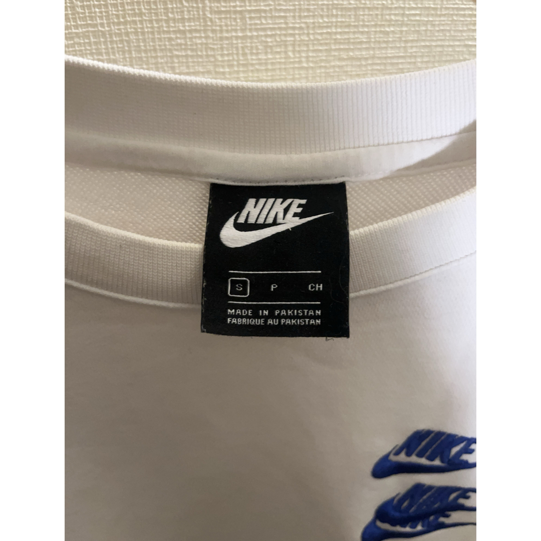 NIKE(ナイキ)のNIKE トレーナー ロゴ刺繍 DD0883-100 ホワイト スウェット メンズのトップス(スウェット)の商品写真