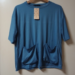 ブルーのポケット付きカットソー(カットソー(半袖/袖なし))