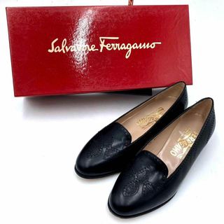 サルヴァトーレフェラガモ(Salvatore Ferragamo)のサルヴァトーレフェラガモ メダリオン装飾 レザーパンプス イタリア製 5ハーフ(バレエシューズ)