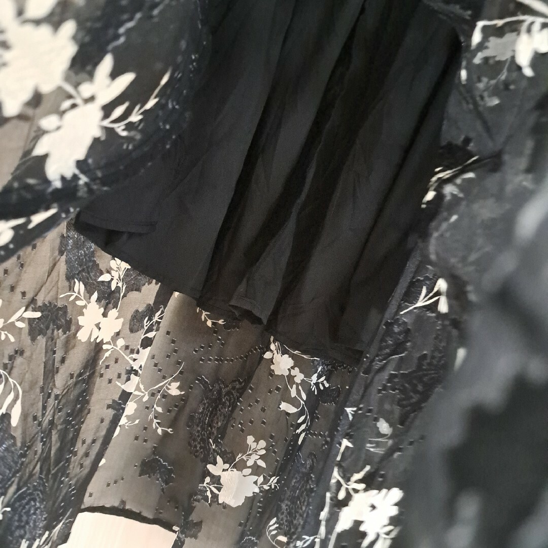 値下げ　DAZY 花柄プリント 折り重ね式 スカート　Ｌサイズ レディースのスカート(ロングスカート)の商品写真