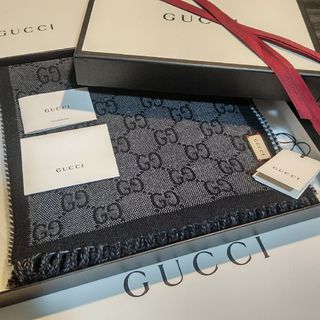 グッチ(Gucci)の❤極美品箱付❤GUCCI マフラー ストール ショール スカーフ ❤定価７万円❤(マフラー)