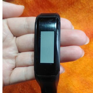 ガーミン(GARMIN)のジャンク品　GARMIN vivosmart  HR Black(腕時計(デジタル))