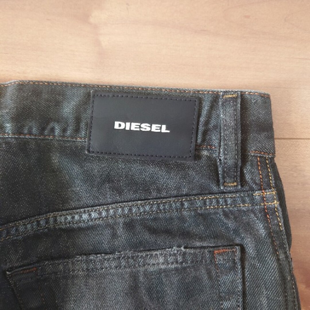 DIESEL(ディーゼル)の虎徹様専用ページDIESEL　デニム　ブラック　　ダメージジーンズ　W27L30 メンズのパンツ(デニム/ジーンズ)の商品写真