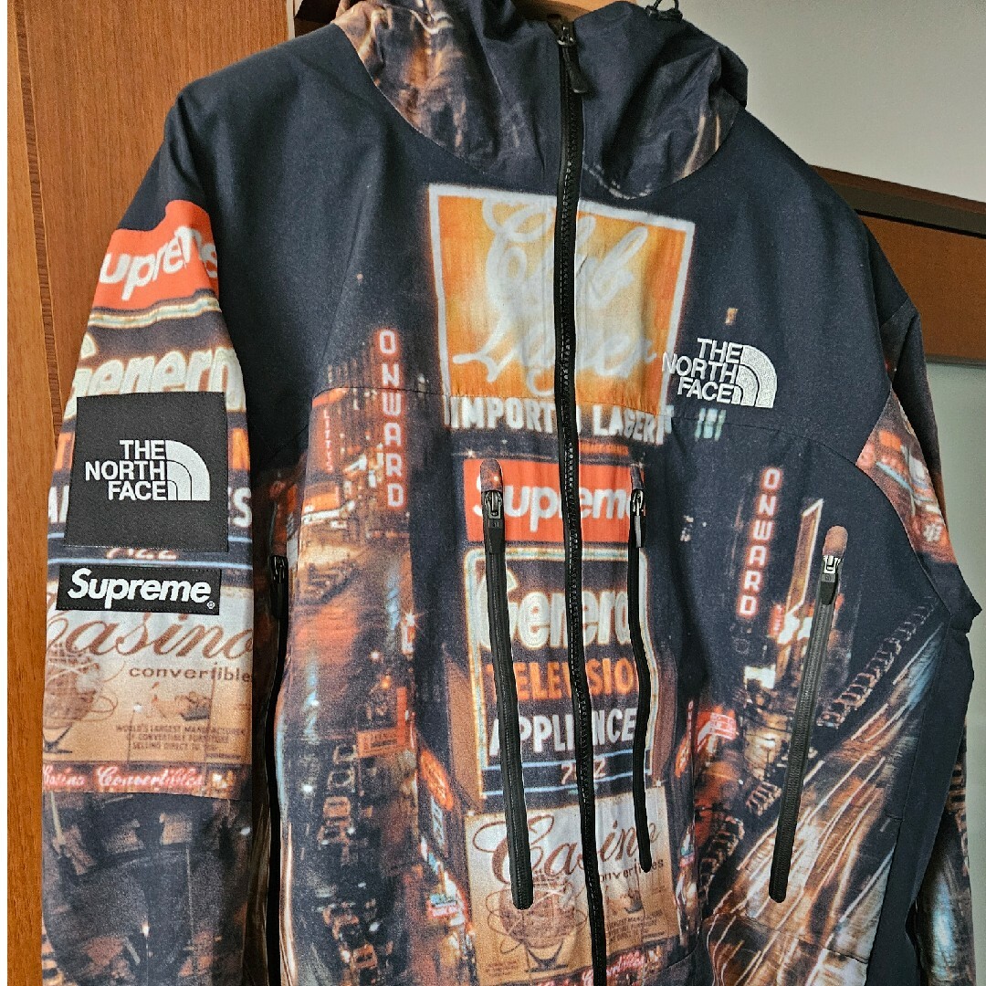 Supreme(シュプリーム)のSupremeThe North Face Times Square XL メンズのジャケット/アウター(マウンテンパーカー)の商品写真