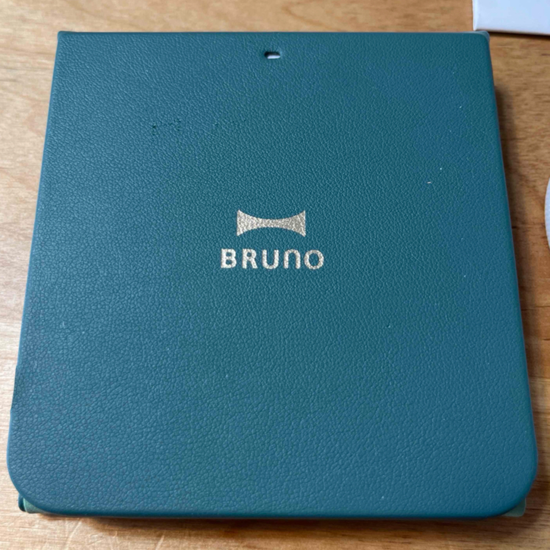 BRUNO(ブルーノ)のBRUNO ワイヤレスチャージャー折りたたみスタンド　BDE048 スマホ/家電/カメラのスマートフォン/携帯電話(バッテリー/充電器)の商品写真