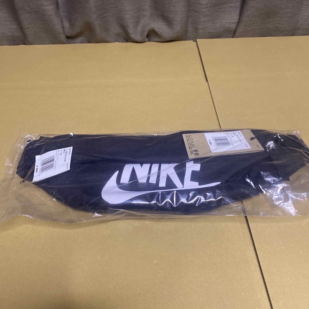 NIKE(ナイキ)のナイキ ヘリテージ ファニー パック (3L) NIKE DQ5727 メンズのバッグ(ウエストポーチ)の商品写真