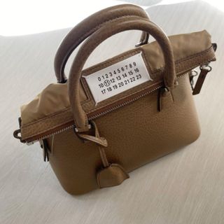 マルタンマルジェラ(Maison Martin Margiela)のマルジェラ5ac ミニ　希少カラーキャメル(ハンドバッグ)