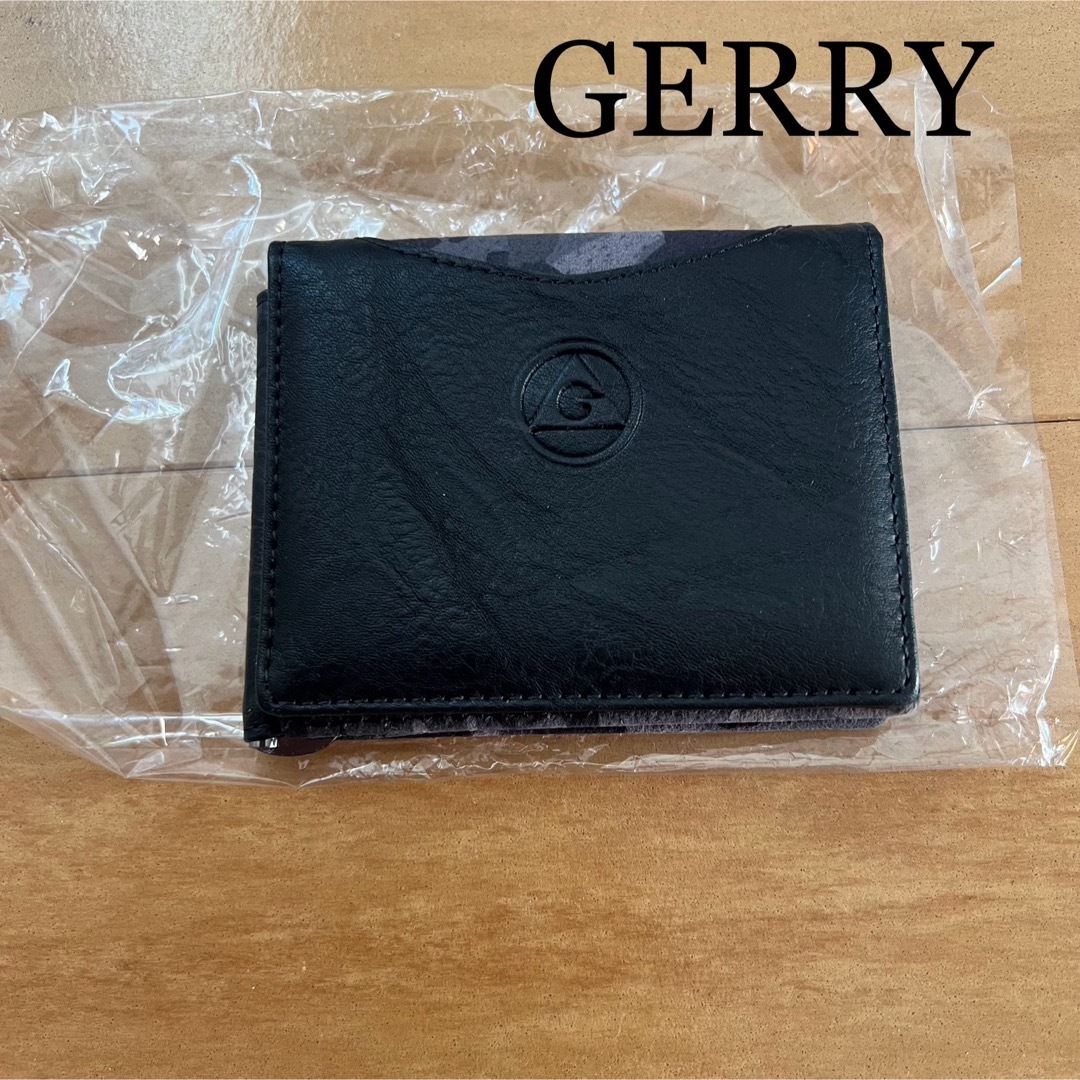 GERRY(ジェリー)の未使用　GERRY カードケース　黒色×迷彩 メンズのファッション小物(名刺入れ/定期入れ)の商品写真
