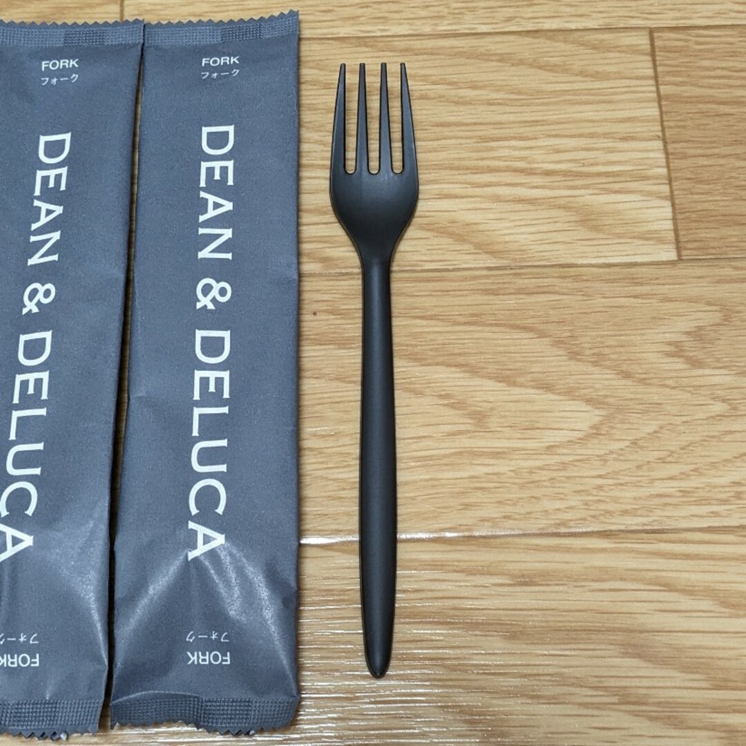 DEAN & DELUCA(ディーンアンドデルーカ)のDEAN＆DELUCA　フォーク＆ナイフ　5セット インテリア/住まい/日用品のキッチン/食器(カトラリー/箸)の商品写真