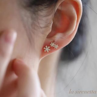 アーカー(AHKAH)のfleur asymmetry pierce (ピアス)