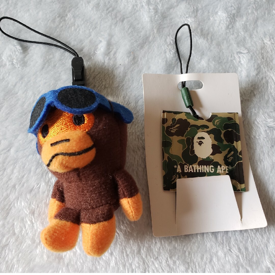 A BATHING APE(アベイシングエイプ)のベイシングエイプ セット スマホ/家電/カメラのスマホアクセサリー(ストラップ/イヤホンジャック)の商品写真