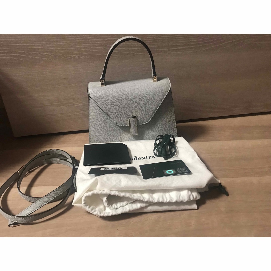 ヴァレクストラ イジィデ ミニ バッグ ハンドバッグ ショルダーバッグ | フリマアプリ ラクマ ヴァレクストラ イジィデ ミニ バッグ ハンドバッグ ショルダーバッグ | フリマアプリ ラクマ