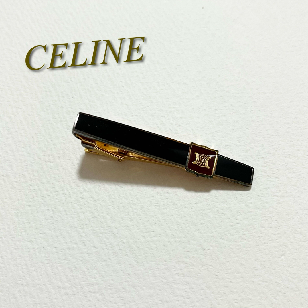 celine(セリーヌ)のセリーヌ ネクタイピン マカダム トリオンフ 馬車 ブラック 結婚式 メンズのファッション小物(ネクタイピン)の商品写真