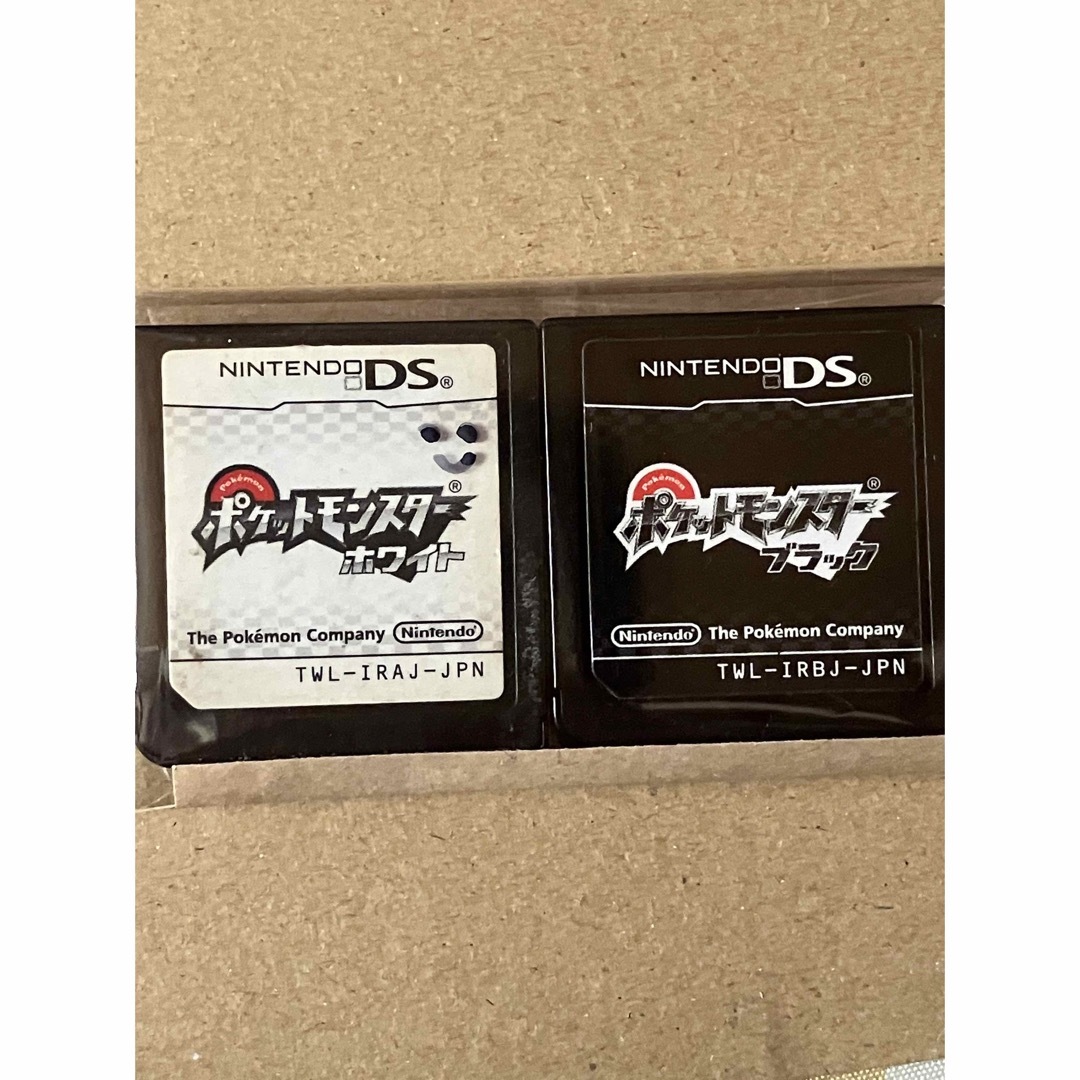 ポケモン　ブラック　ホワイト　ds ソフトのみ エンタメ/ホビーのゲームソフト/ゲーム機本体(携帯用ゲームソフト)の商品写真