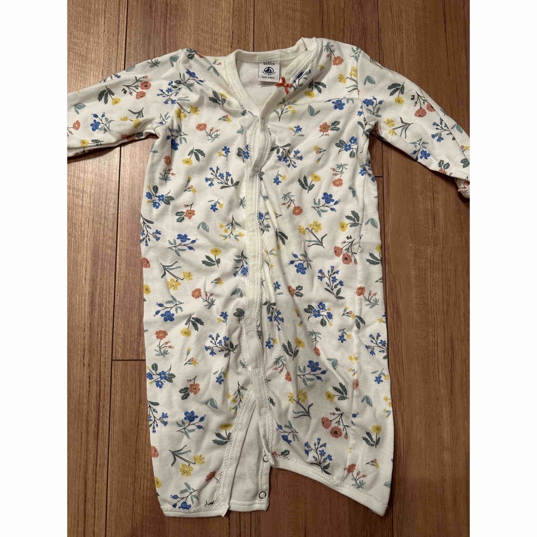 PETIT BATEAU(プチバトー)の【新品】プチバトー　長袖ロンパース　67 キッズ/ベビー/マタニティのベビー服(~85cm)(ロンパース)の商品写真