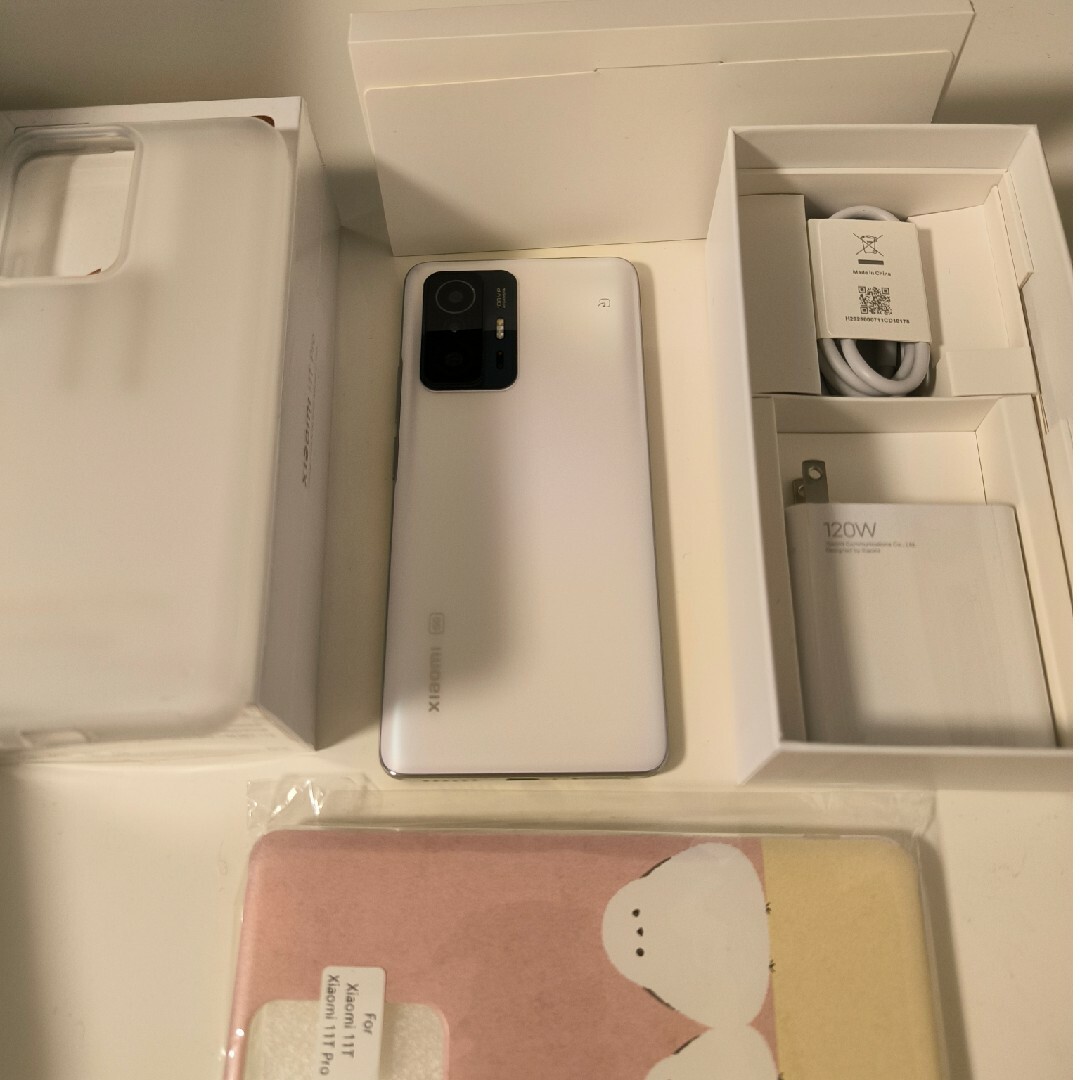 Xiaomi(シャオミ)のxiaomi 11t pro ホワイト 128GB スマホ/家電/カメラのスマートフォン/携帯電話(スマートフォン本体)の商品写真