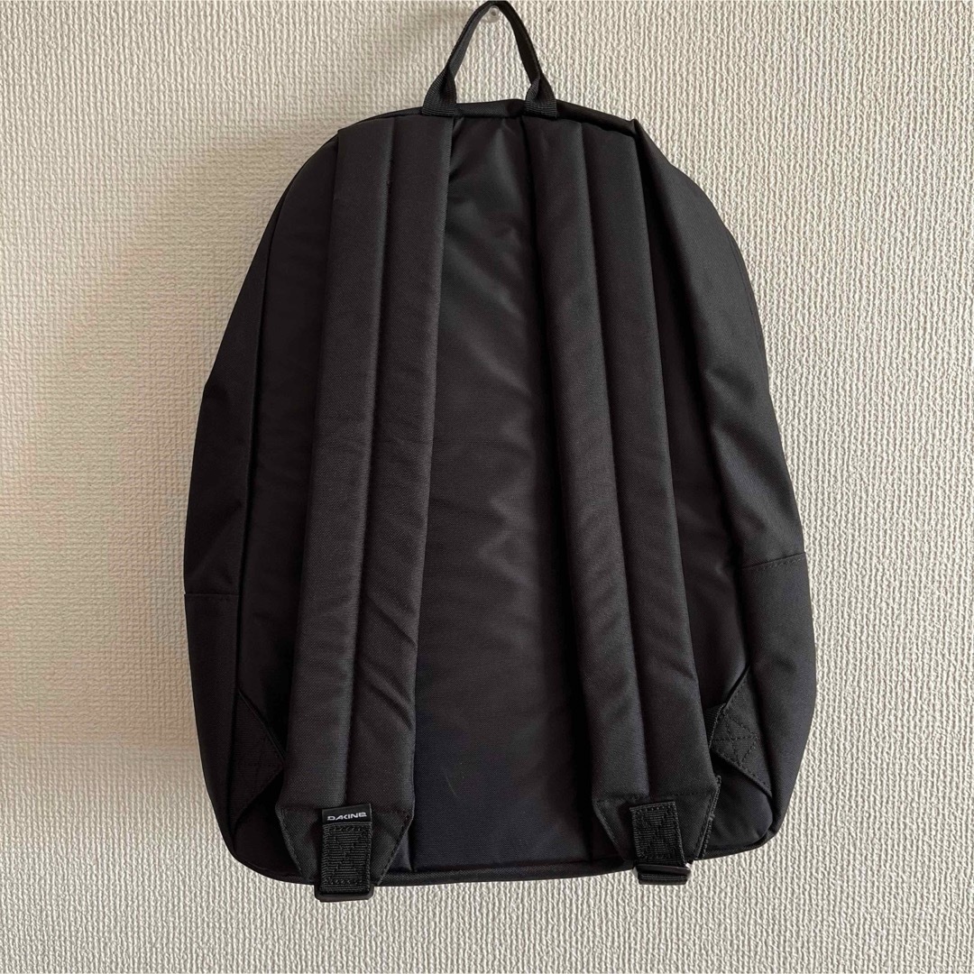 Dakine(ダカイン)の新品　ダカイン　バックパック　リュック　黒 レディースのバッグ(リュック/バックパック)の商品写真