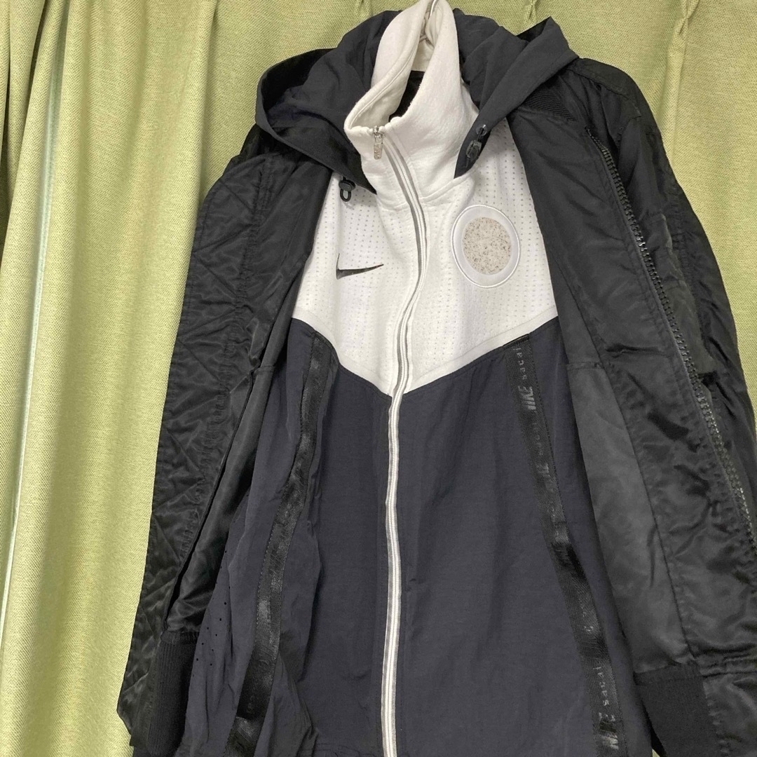 sacai - NIKE sacai ジップアップ ナイロン ボンバージャケット sacai - NIKE sacai ジップアップ ナイロン ボンバージャケット