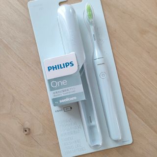 フィリップス(PHILIPS)の「フィリップス Philips One 乾電池式電動歯ブラシ ミントブルー HY(電動歯ブラシ)