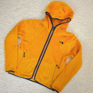 ザノースフェイス(THE NORTH FACE)の良品 VERSA AIR PIPE HOODIE イエロー ゴールド サイズM(パーカー)