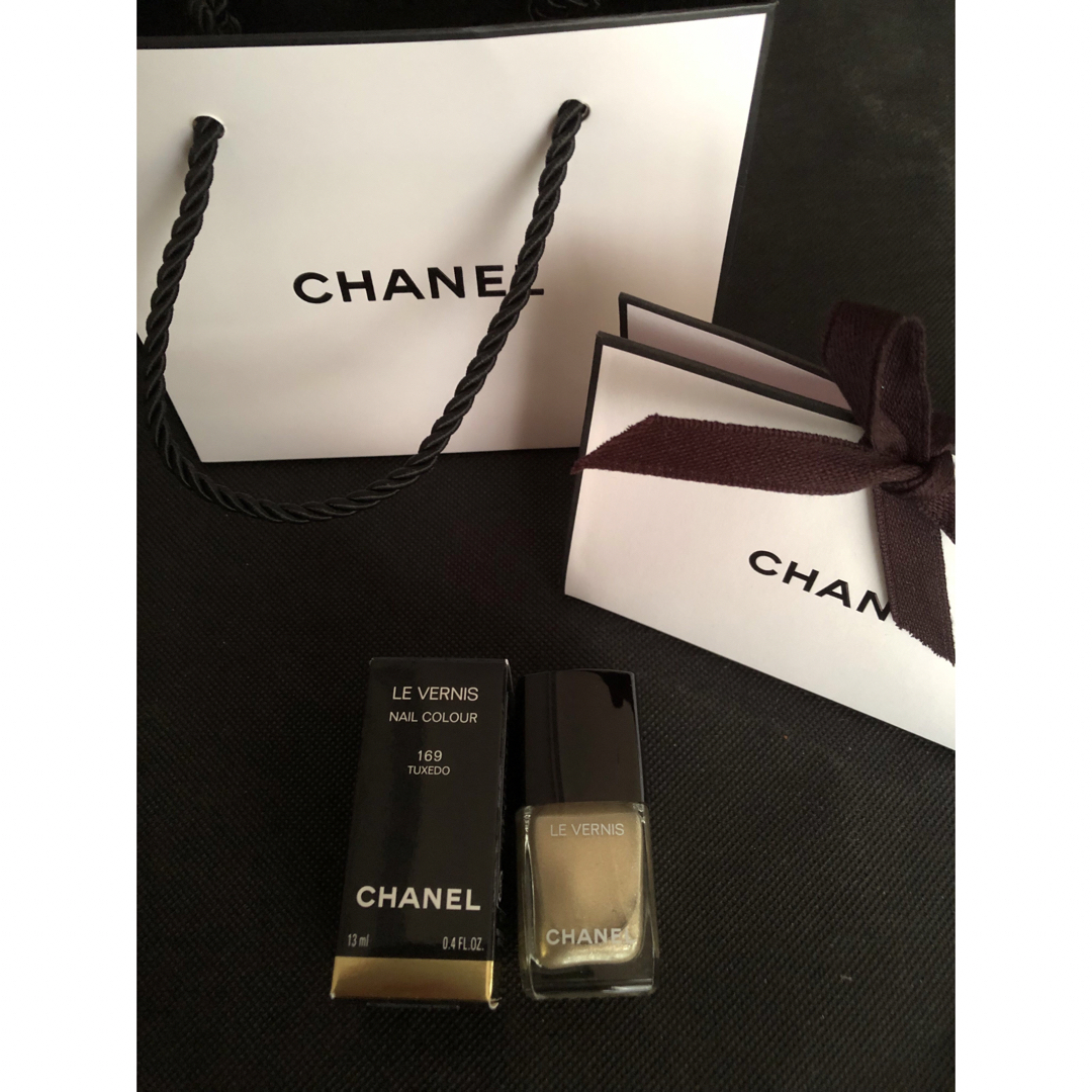 CHANEL(シャネル)の新品　限定　シャネル　CHANEL ネイル　タキシード　　169  コスメ/美容のネイル(マニキュア)の商品写真