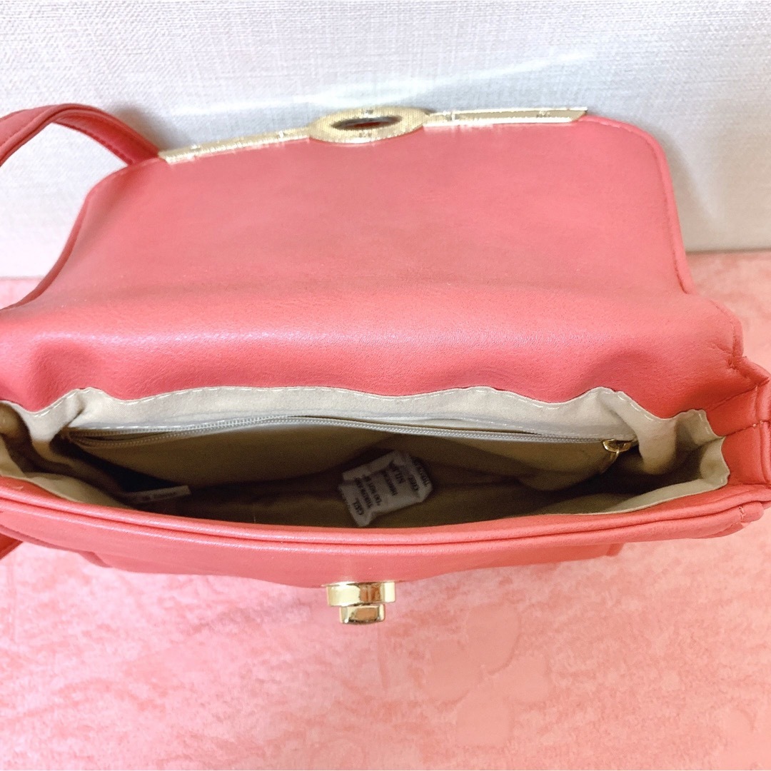 ショルダーバッグ サーモンピンク 春夏 レディースのバッグ(ショルダーバッグ)の商品写真