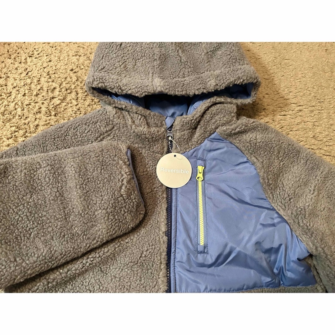 GAP Kids(ギャップキッズ)の未使用品　リバーシブルボアジャケット キッズ/ベビー/マタニティのキッズ服男の子用(90cm~)(ジャケット/上着)の商品写真