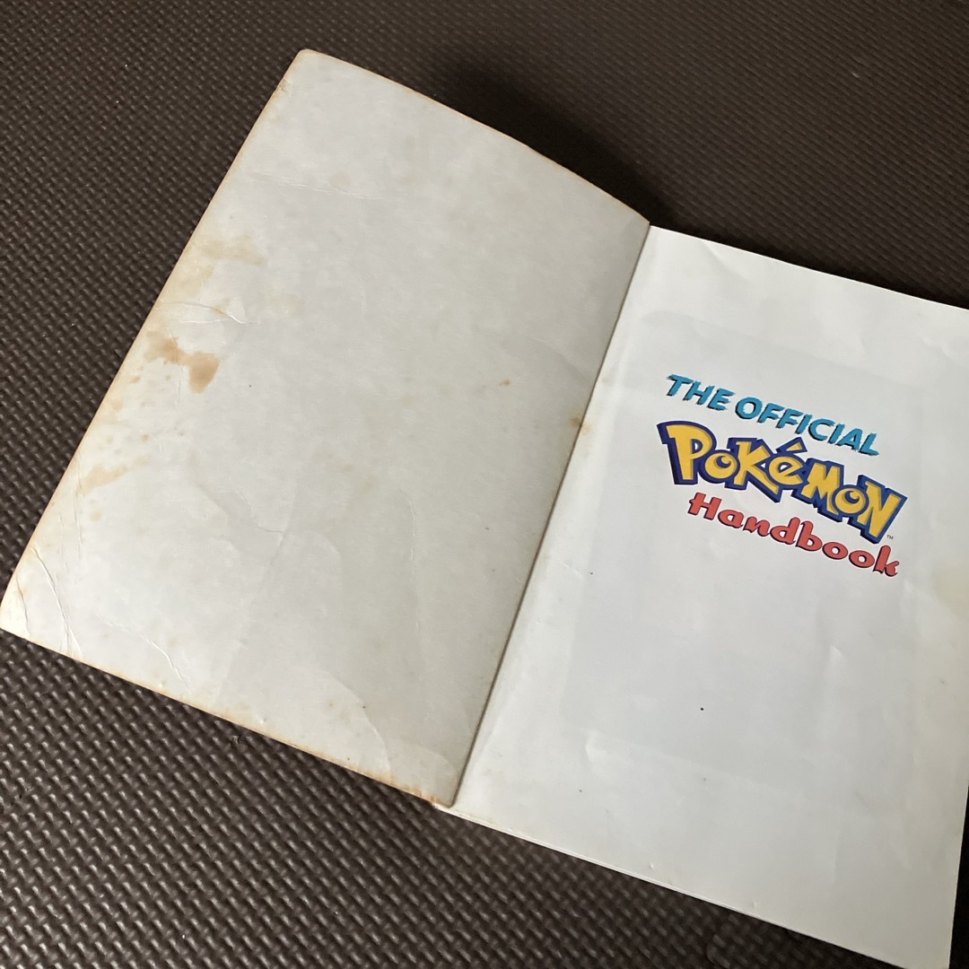 ポケモン(ポケモン)のThe official POKÉMON handbook エンタメ/ホビーの本(洋書)の商品写真