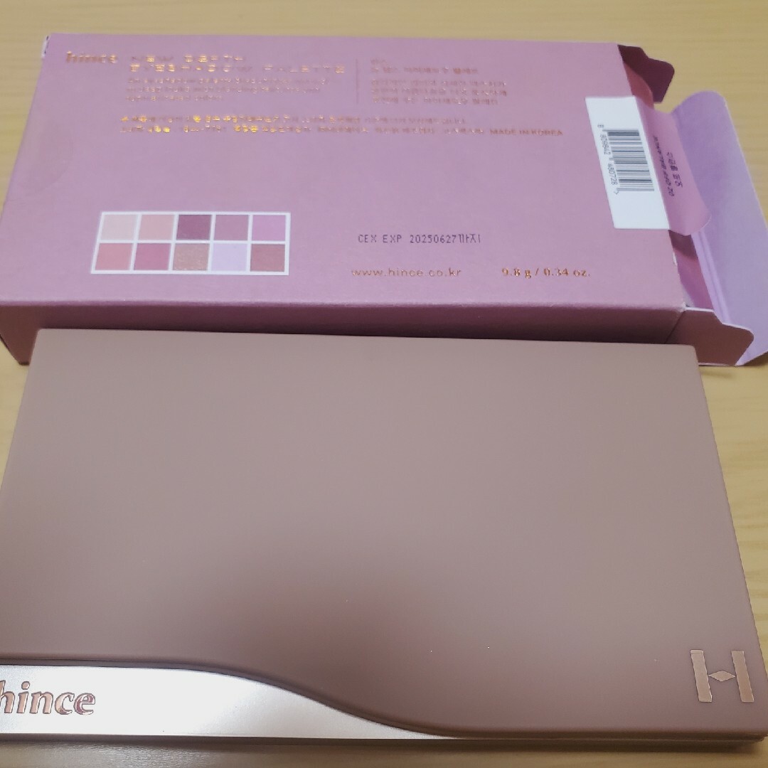 hince(ヒンス)のhince ニューデップスアイシャドウパレット02 オフ・バランス コスメ/美容のベースメイク/化粧品(アイシャドウ)の商品写真