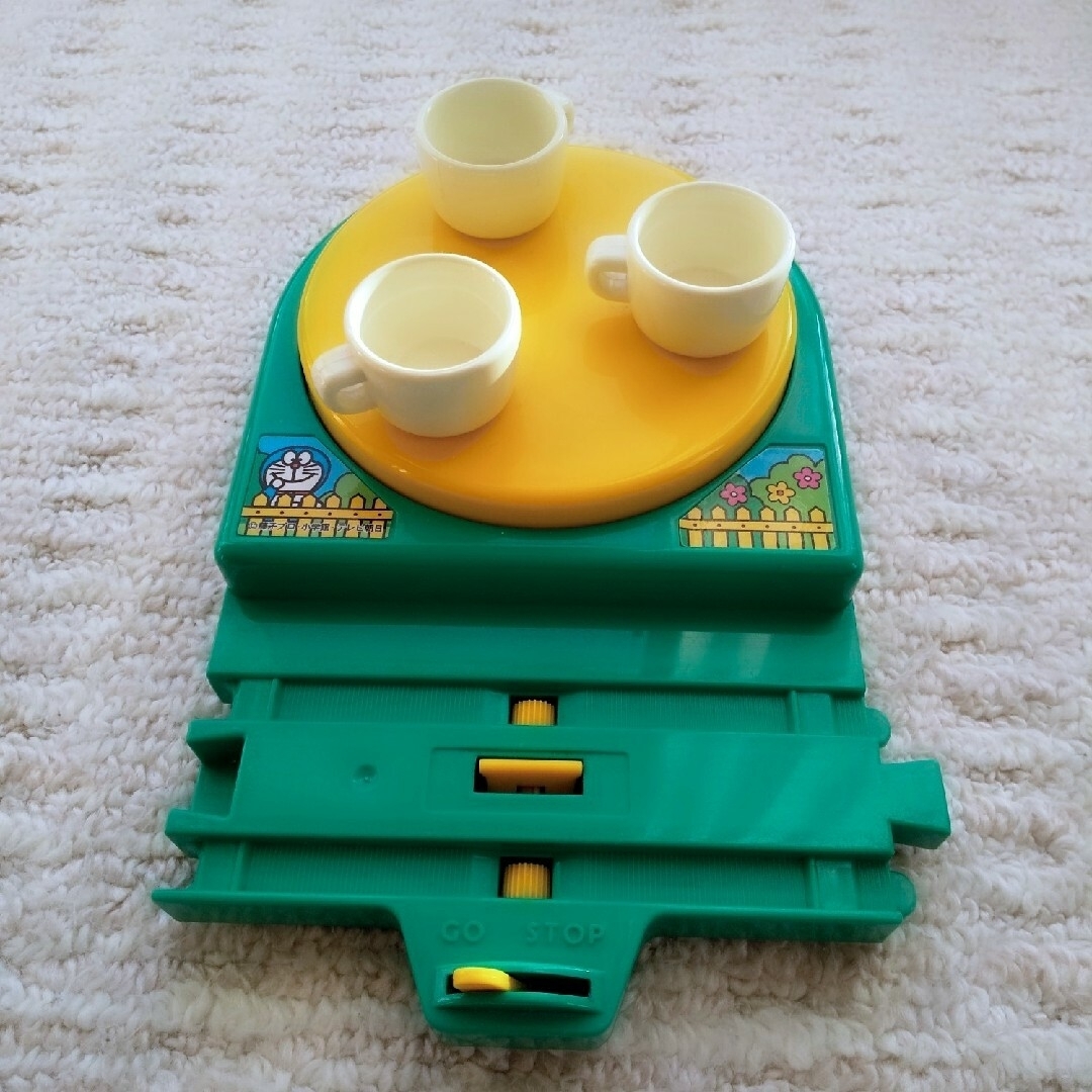 Takara Tomy(タカラトミー)のプラレール コーヒーカップ レア 情景 ドラえもん キッズ/ベビー/マタニティのおもちゃ(電車のおもちゃ/車)の商品写真