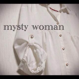 ミスティウーマン(mysty woman)のmystywoman♡白シャツ(シャツ/ブラウス(長袖/七分))