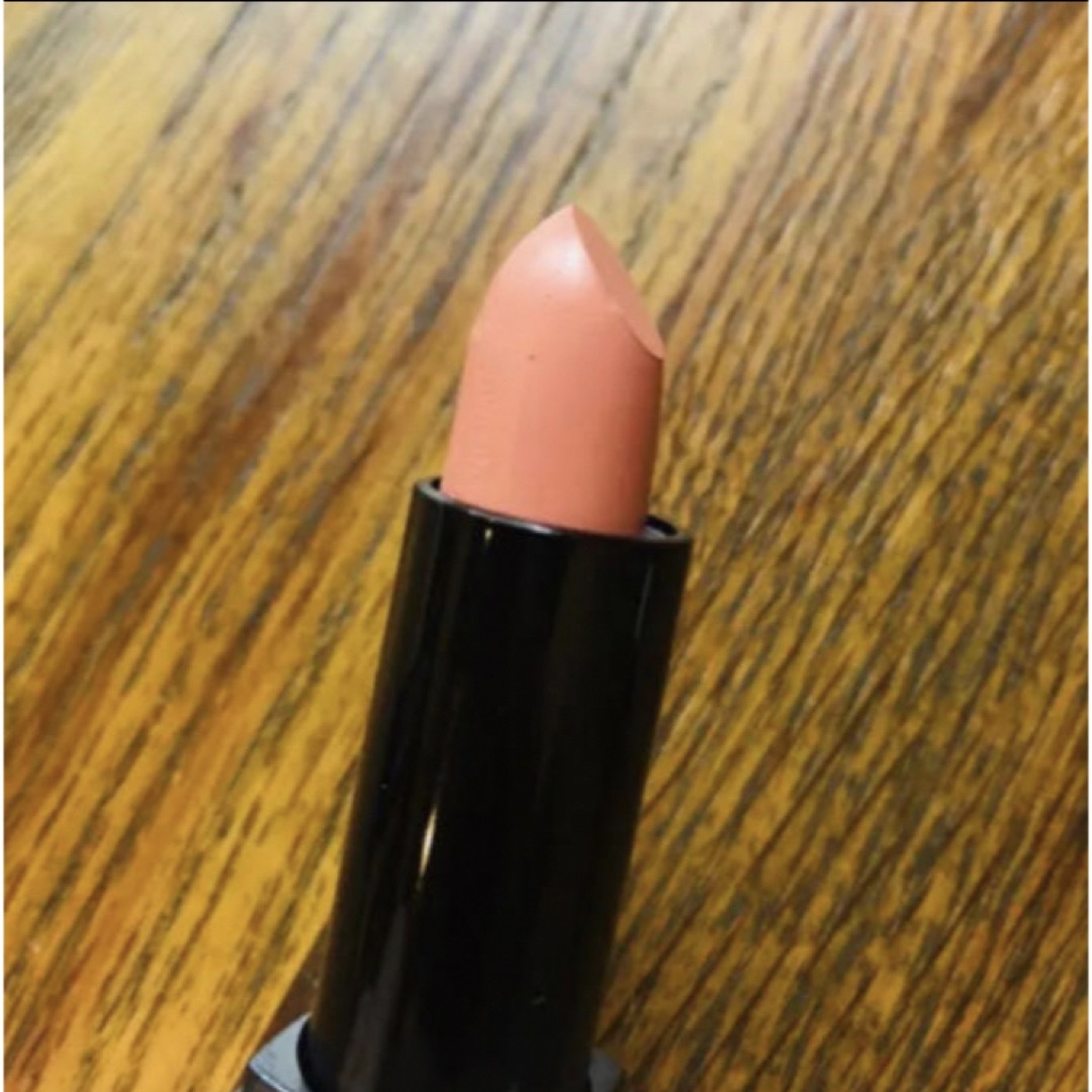 NYX(エヌワイエックス)の新品未使用★NYXブラックレーベルリップスティックNude コスメ/美容のベースメイク/化粧品(口紅)の商品写真