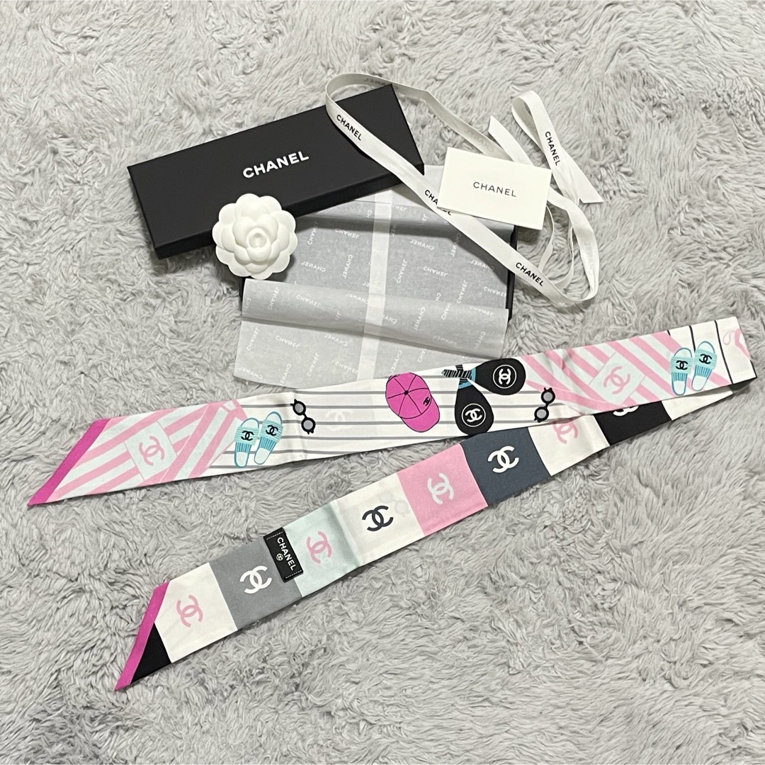 CHANEL - 新品未使用　CHANEL シャネル ヘアバンド スカーフ  シルクツイル
