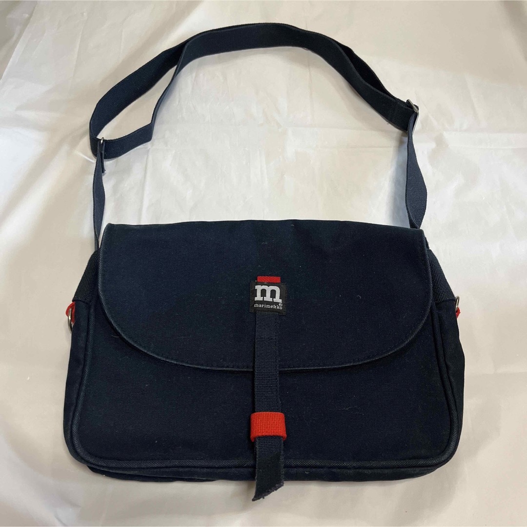 marimekko(マリメッコ)のマリメッコ　ショルダーバッグ　MAGNEETTILAUKKU レディースのバッグ(ショルダーバッグ)の商品写真