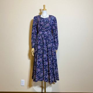 ローラアシュレイ(LAURA ASHLEY)のLoura    Ashleyローラアシュレイ💙上質シルク素材のワンピース💙(ロングワンピース/マキシワンピース)